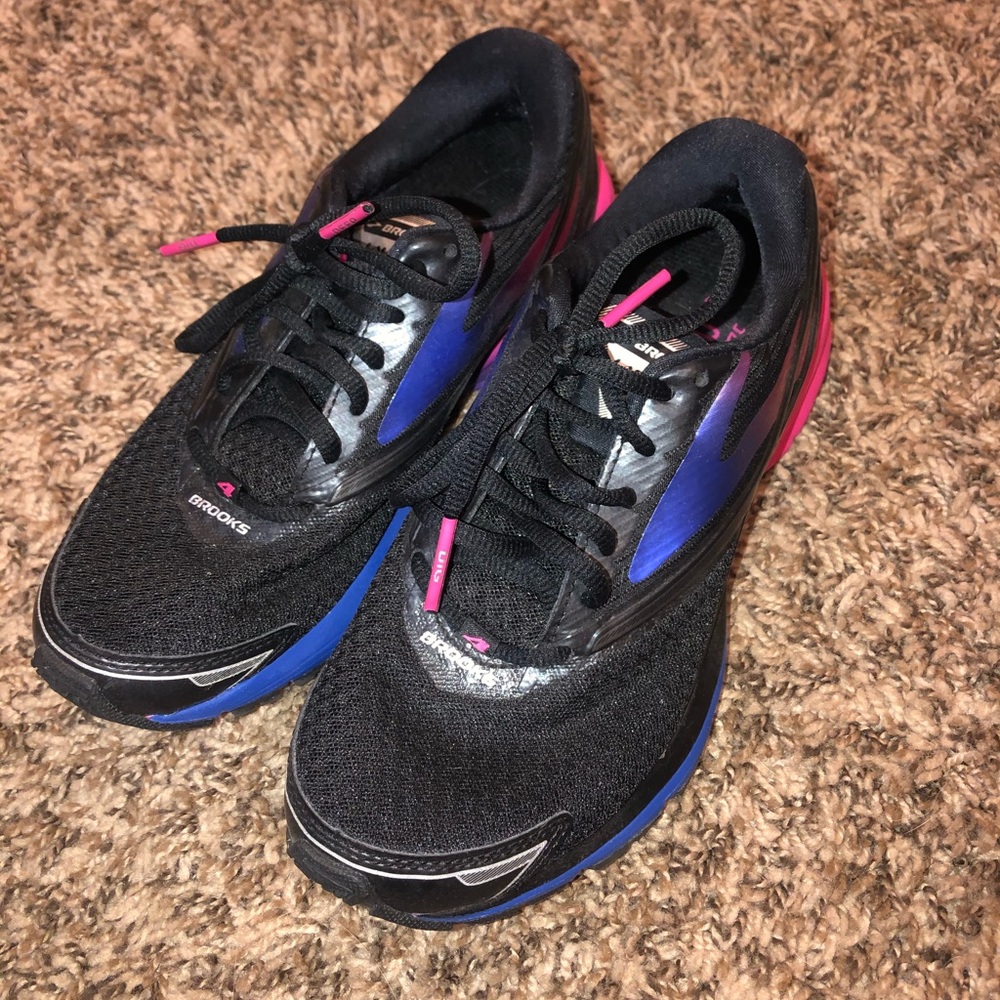Brooks tennis shoes. Brand new.